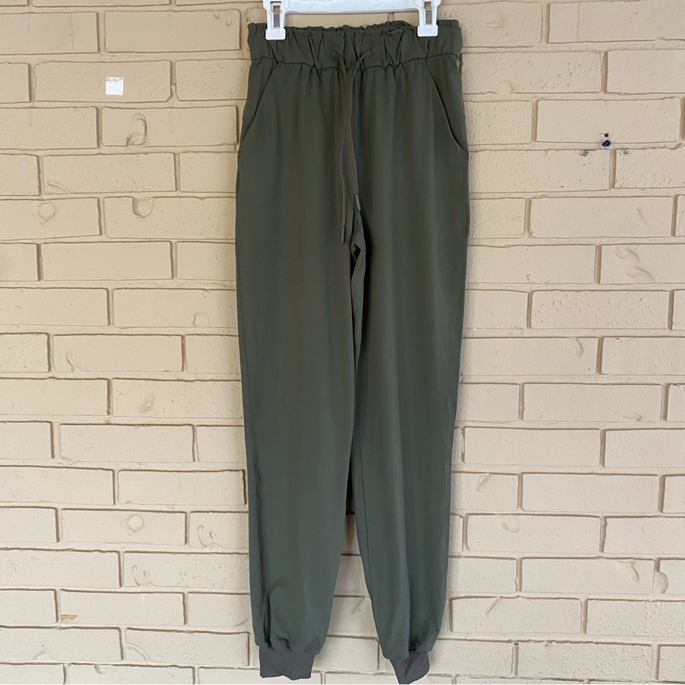 Lululemon Stretch High-Rise Jogger Womens 2 Dark Olive Full Length Athleisure
